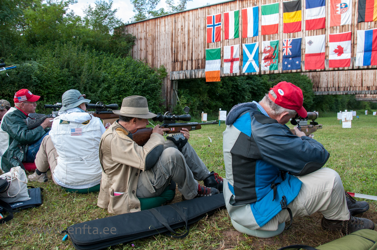 0325   in the center Hector Medina US